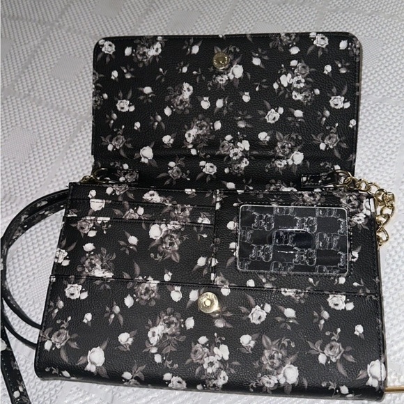 Betsy Johnson crossbody bag - Picture 4 of 5